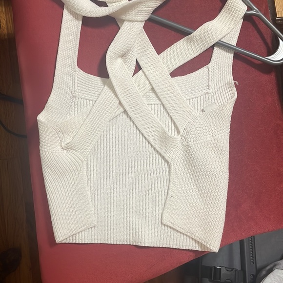 Aritzia Cayenne knit tank - Picture 5 of 7